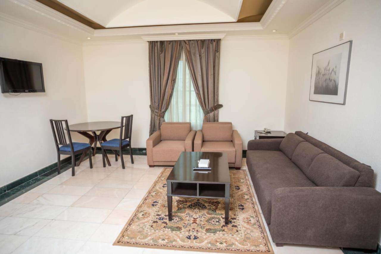 Delmon Hotel Suites 제다 외부 사진