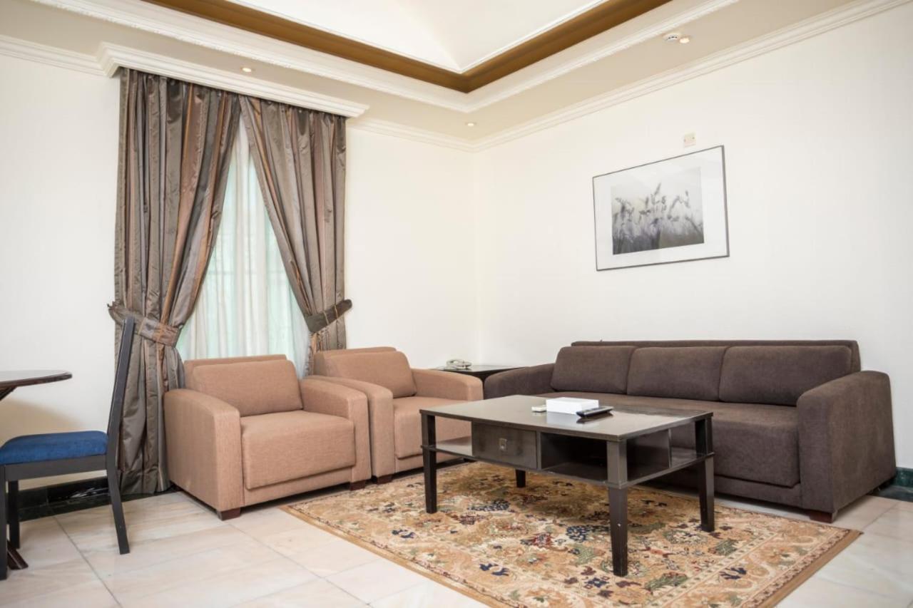 Delmon Hotel Suites 제다 외부 사진